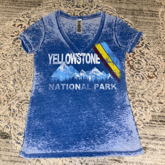 Yellowstone V neck - Picture 1 of 3